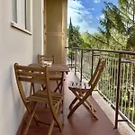 Flora's Διαμέρισμα